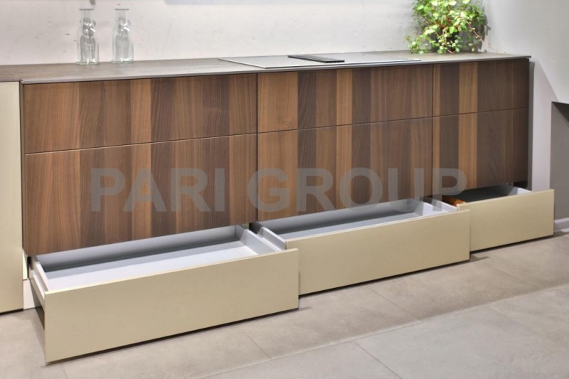  LEICHT,  Dorado XM-166v oro luz, :  ,   Fenix,  Terma HI-360v maraval chestnut, :  ,  ,  