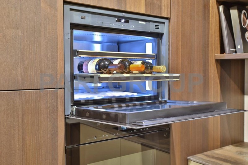  LEICHT,  Dorado XM-166v oro luz, :  ,   Fenix,  Terma HI-360v maraval chestnut, :  ,  ,  