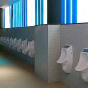 Писсуар безводный Urimat Compactplus Black из поликарбоната с окном для рекламы, цвет черный, сифон MB-ActiveTrap